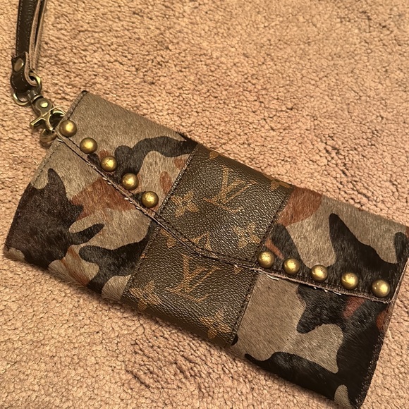 Wallet - Picture 2 of 2